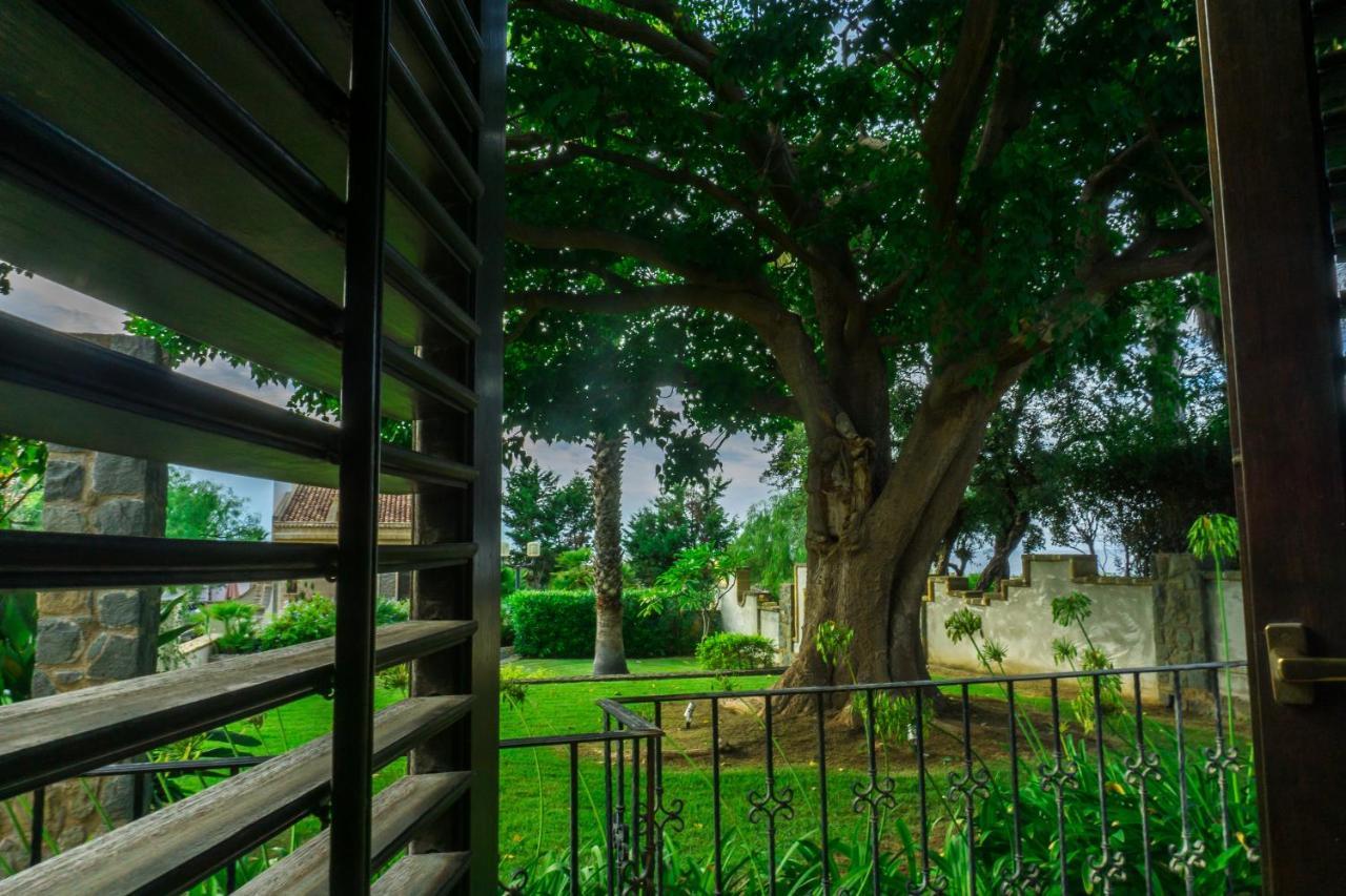 Villa Medina Чефалу Екстериор снимка